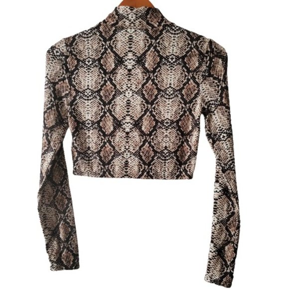 Forever 21 Women's Snake Print Mock Neck Crop Long Sleeve Top Size Medium - Picture 6 of 16
